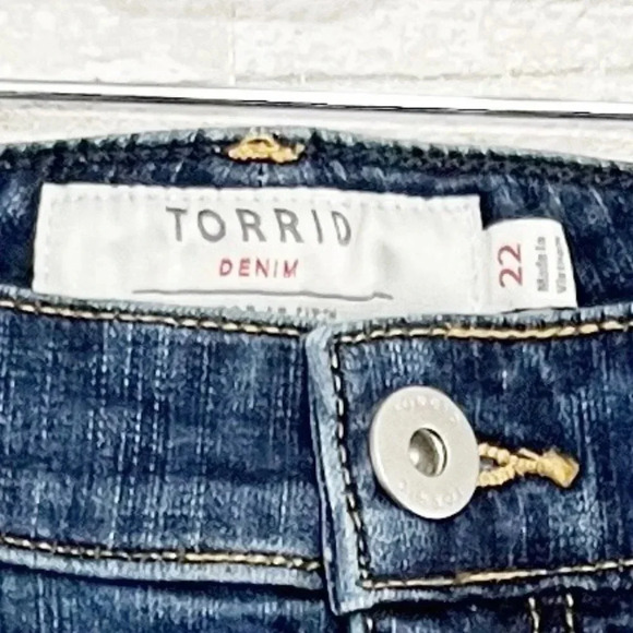 Torrid High Rise Cut Off Jean Shorts Women's Plus Size 22 - Picture 6 of 6